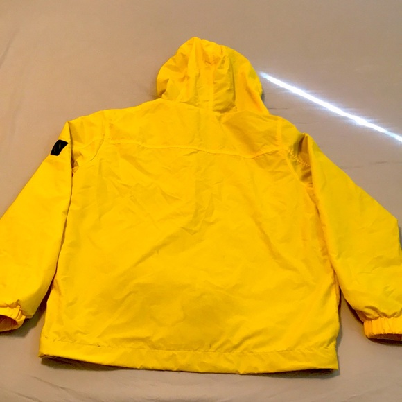 Yellow waterproof jacket for men by H&M. Perfect for walking on a rainy day. - Picture 2 of 4